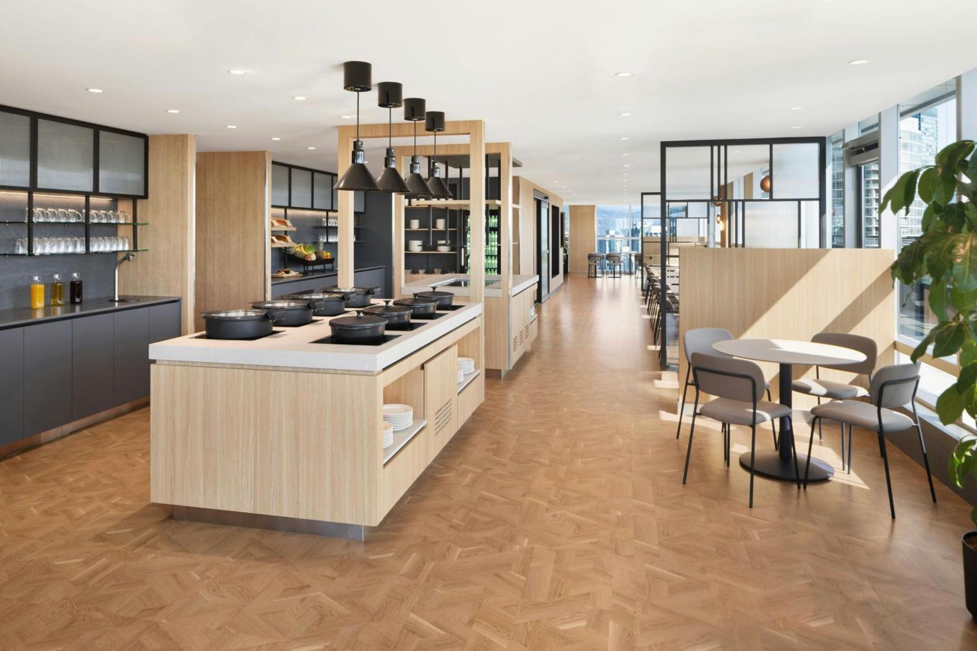 King Room High Floor or Club Lounge Access