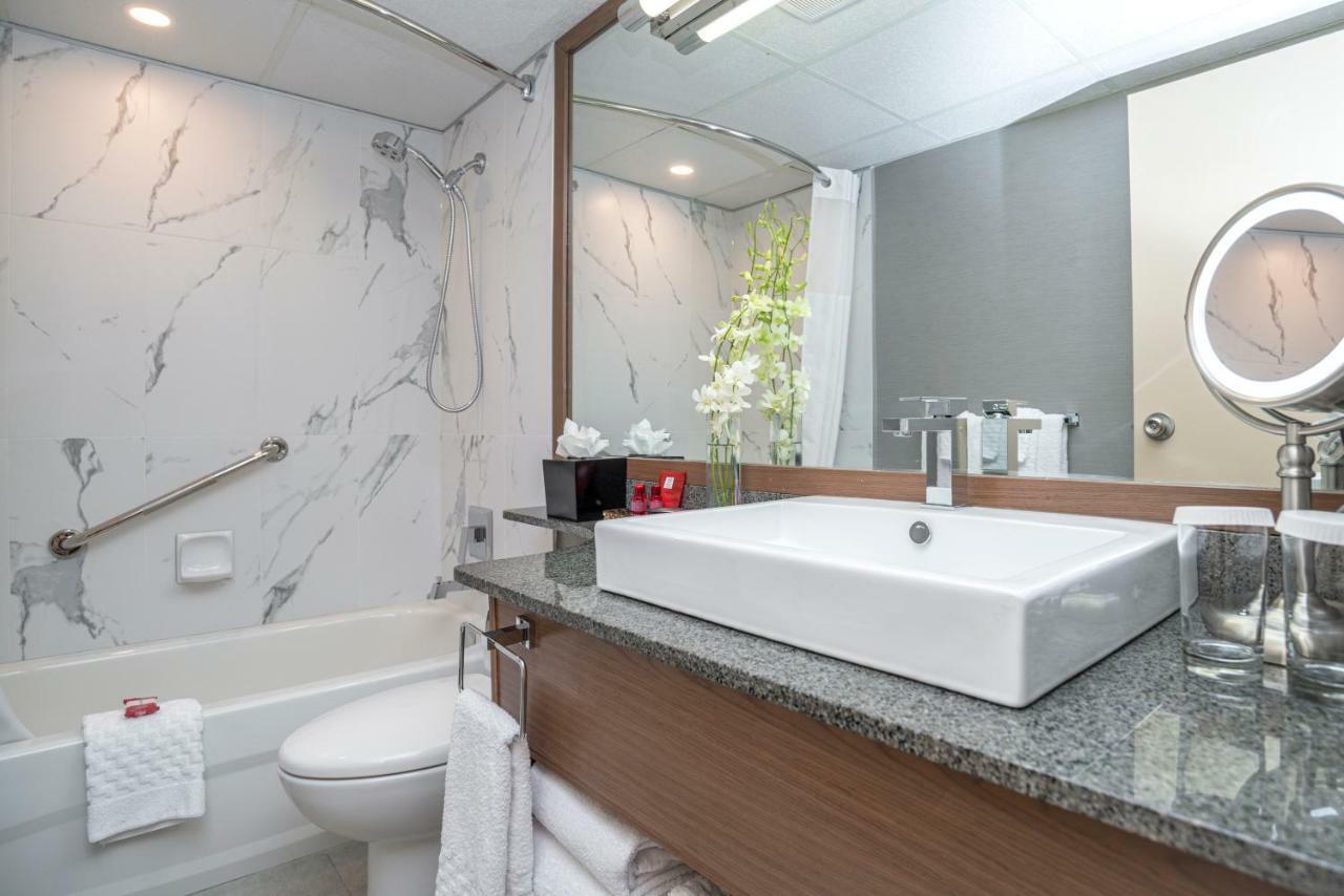 Chambre Deluxe avec 2 Lits Doubles et Balcon - Non-Fumeurs