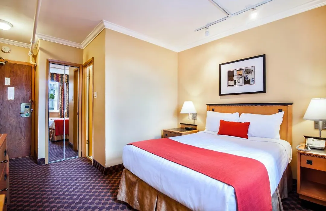 Howard Johnson By Wyndham Vancouver Downtown-1